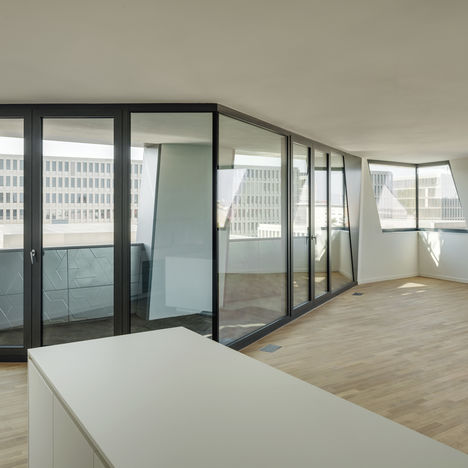 SAPPHIRE Appartement Livingroom View 1