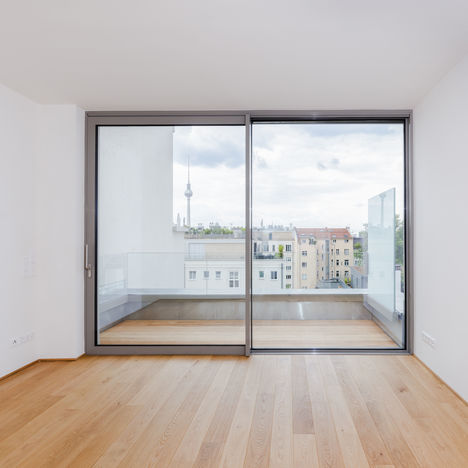 View torwards the courtyard